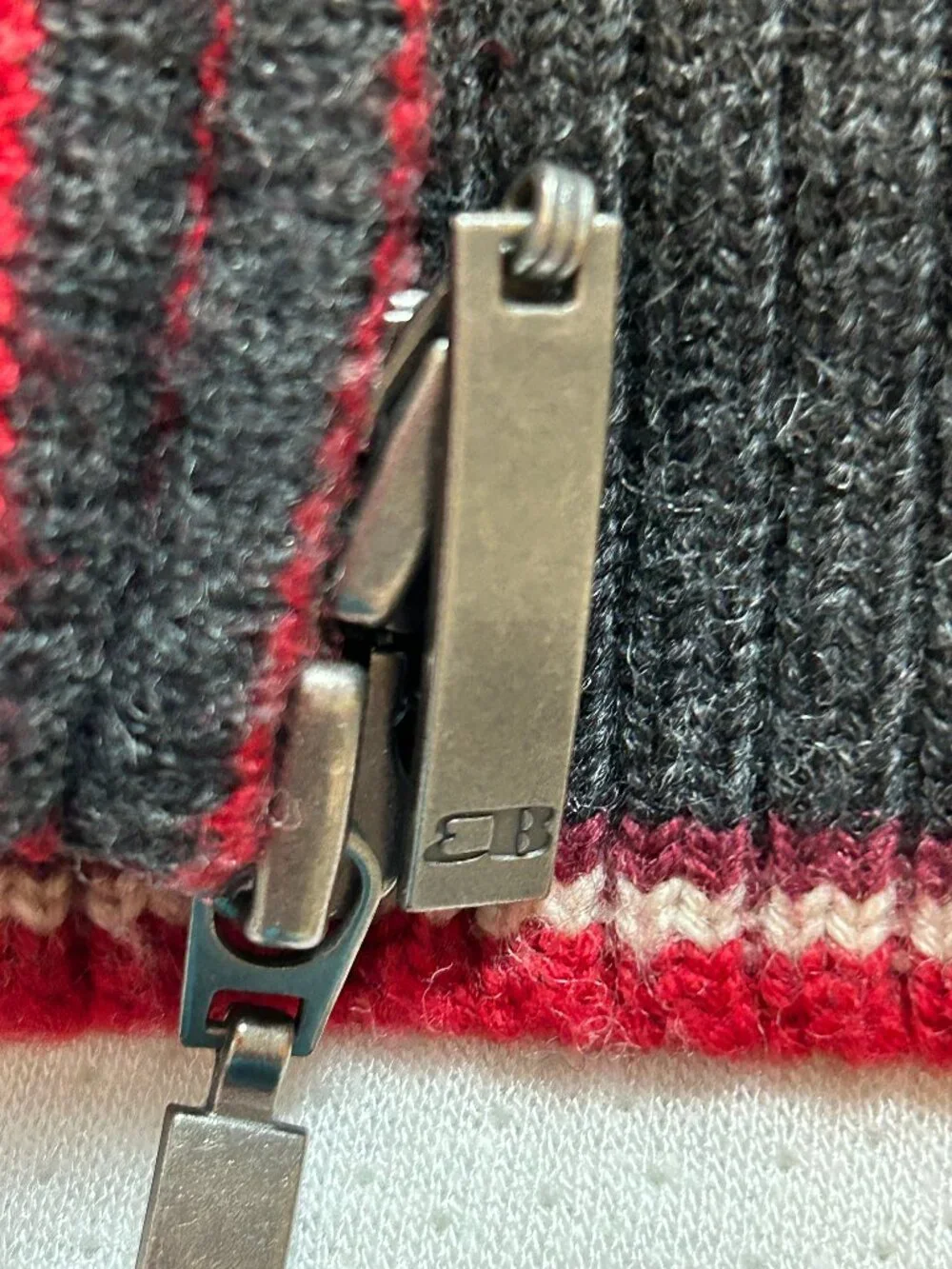 EDDIE BAUER WOMEN'S 4-PIECE WOOL SWEATER SET SIZE M RED/GRAY/BLACK